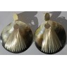 Boucles coque de nacre et raphia