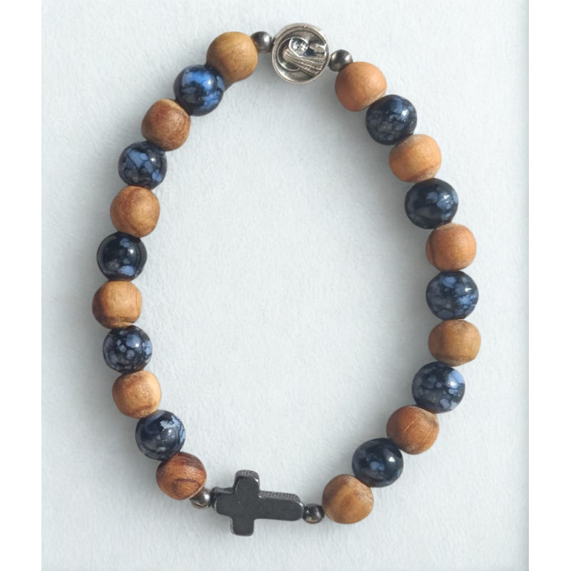 Bracelet religieux en bois et onyx avec croix